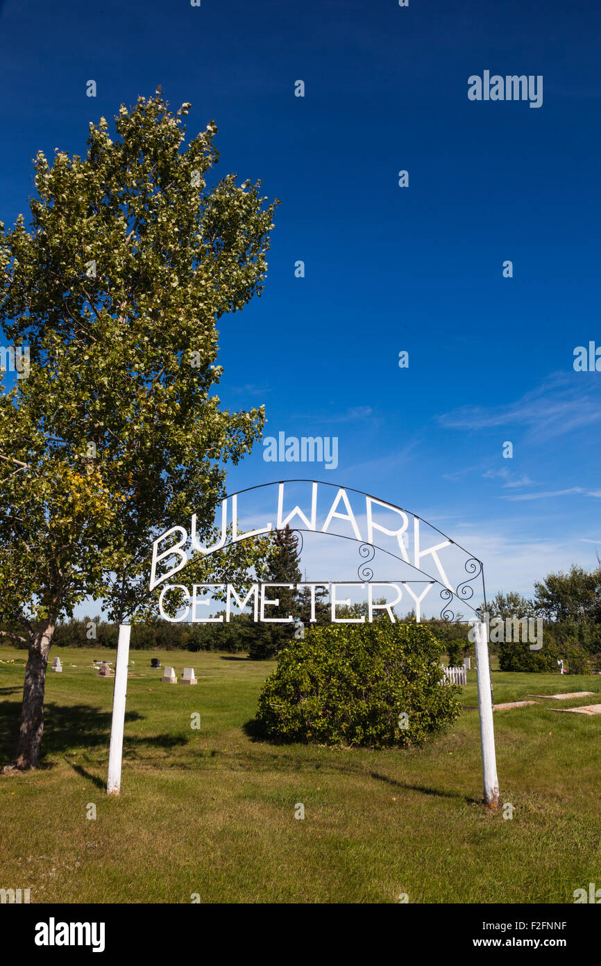 Überblick über die Pionier Friedhof durch die Geisterstadt Bollwerk in Alberta Stockfoto