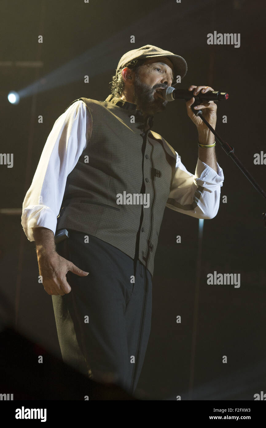 Guerra im Palacio de Deportes Featuring: Juan Luis Guerra Where: Madrid, Spanien: 17. Juli 2015 Stockfoto