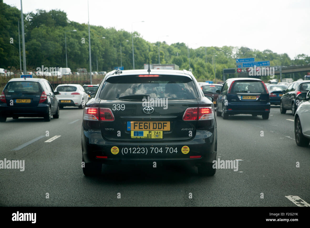 Traffic Jam Verzögerung Warteschlange Autos Fahrzeuge auf M25 Autobahn, England, UK Stockfoto