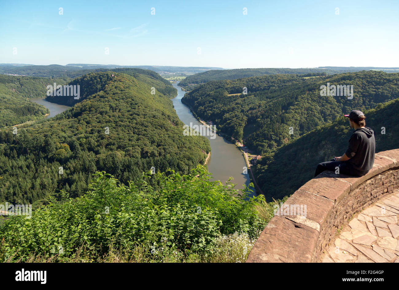 02.09.2013, Orscholz, Saarland, Germany - The gesehen von den 200m hohen Klippe Ansichten Cloef Saarschleife. 00A130902D066CAROEX. JPG- Stockfoto