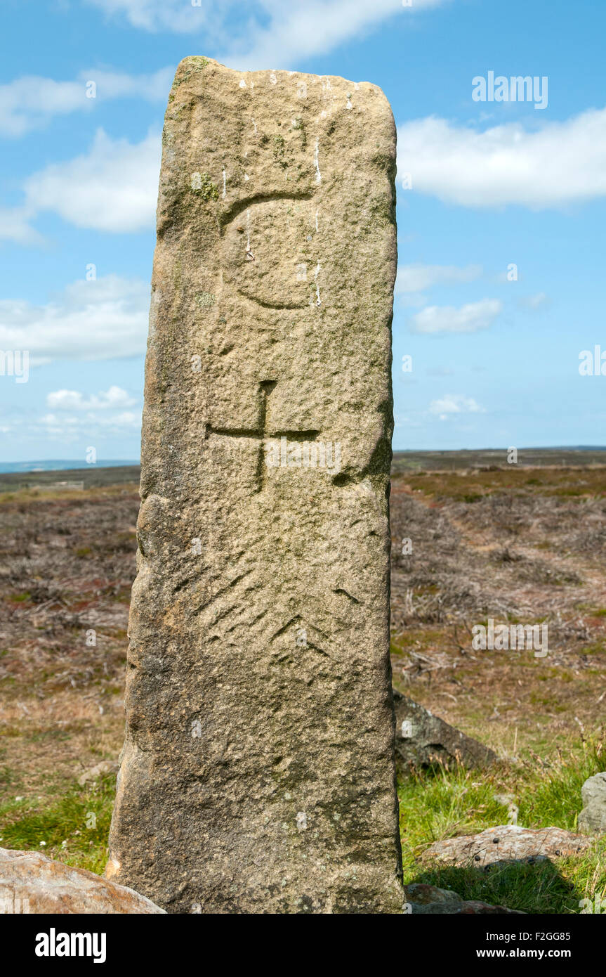 Der alte Grenzstein auf dem Gipfel von Stoney Leas Hill, Raketenstarts Moor, North Yorkshire Moors, Yorkshire, England, UK Stockfoto