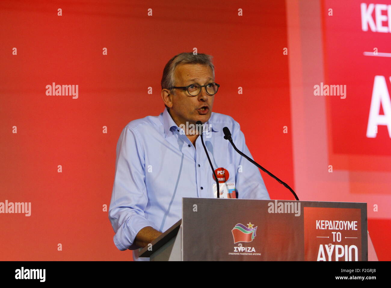 Athen, Griechenland. 18. Sep, 2015. Pierre Laurent, nationaler Sekretär der kommunistischen Partei Frankreichs, spricht bei der Wahlveranstaltung in Athen. SYRIZA Führer Alexis Tsipras war der Hauptredner bei der endgültigen SYRIZA Wahlveranstaltung am Athens Syntagma-Platz, zwei Tage vor den griechischen Parlamentswahlen 2015, wo die Parteikämpfen mit Néa Dimokratía für ersten Platz in den Umfragen. © Michael Debets/Pacific Press/Alamy Live-Nachrichten Stockfoto