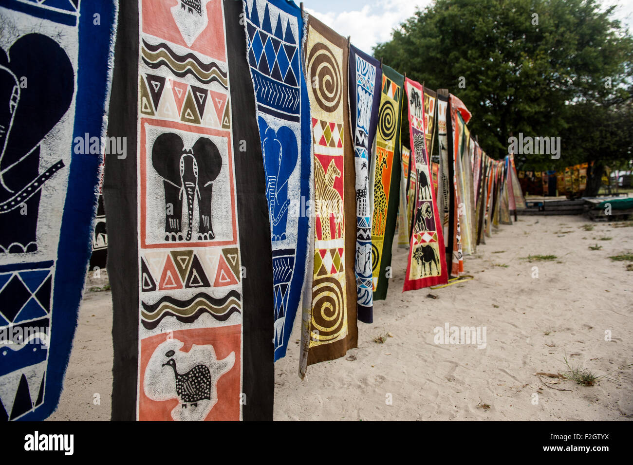 Dekorative Paneele im Sexaxa Village in Botswana, Afrika Stockfoto