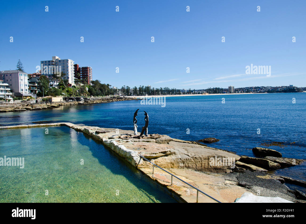 Kohl-Tree Bay Felsenpool mit Manly Beach im Hintergrund Stockfoto