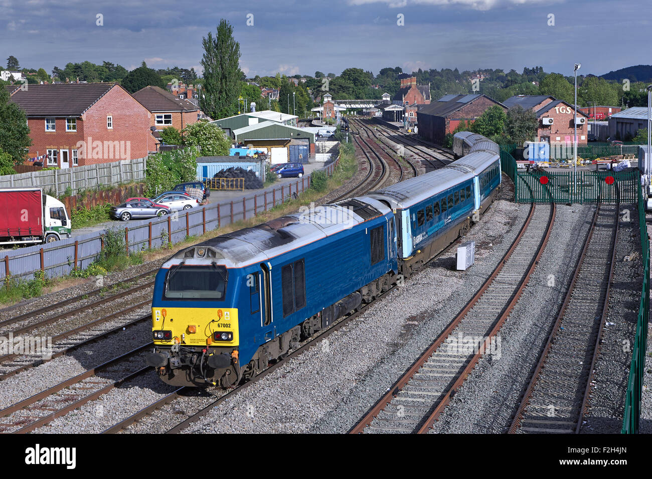 Abfahrt von Hereford um 18:25 auf 23.06.15 mit 1W96 1716 Cardiff zentrale nach Holyhead DBS 67002 gilt. Dieser Zug wird gefördert Stockfoto