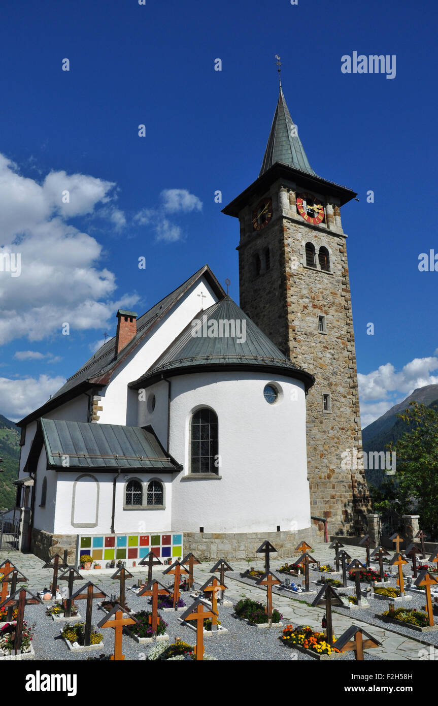 Kirche (Friedhofkapelle) in Ried-Morel, Wallis, Schweiz Stockfoto
