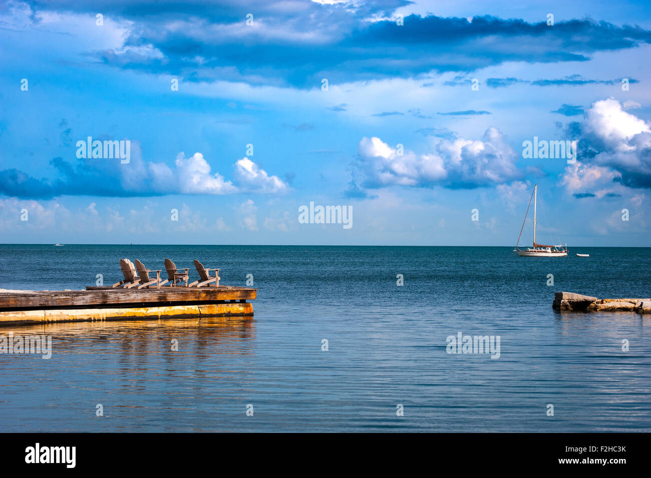 Segelboot vor Anker aus Marathon Key, Florida, USA. Stockfoto