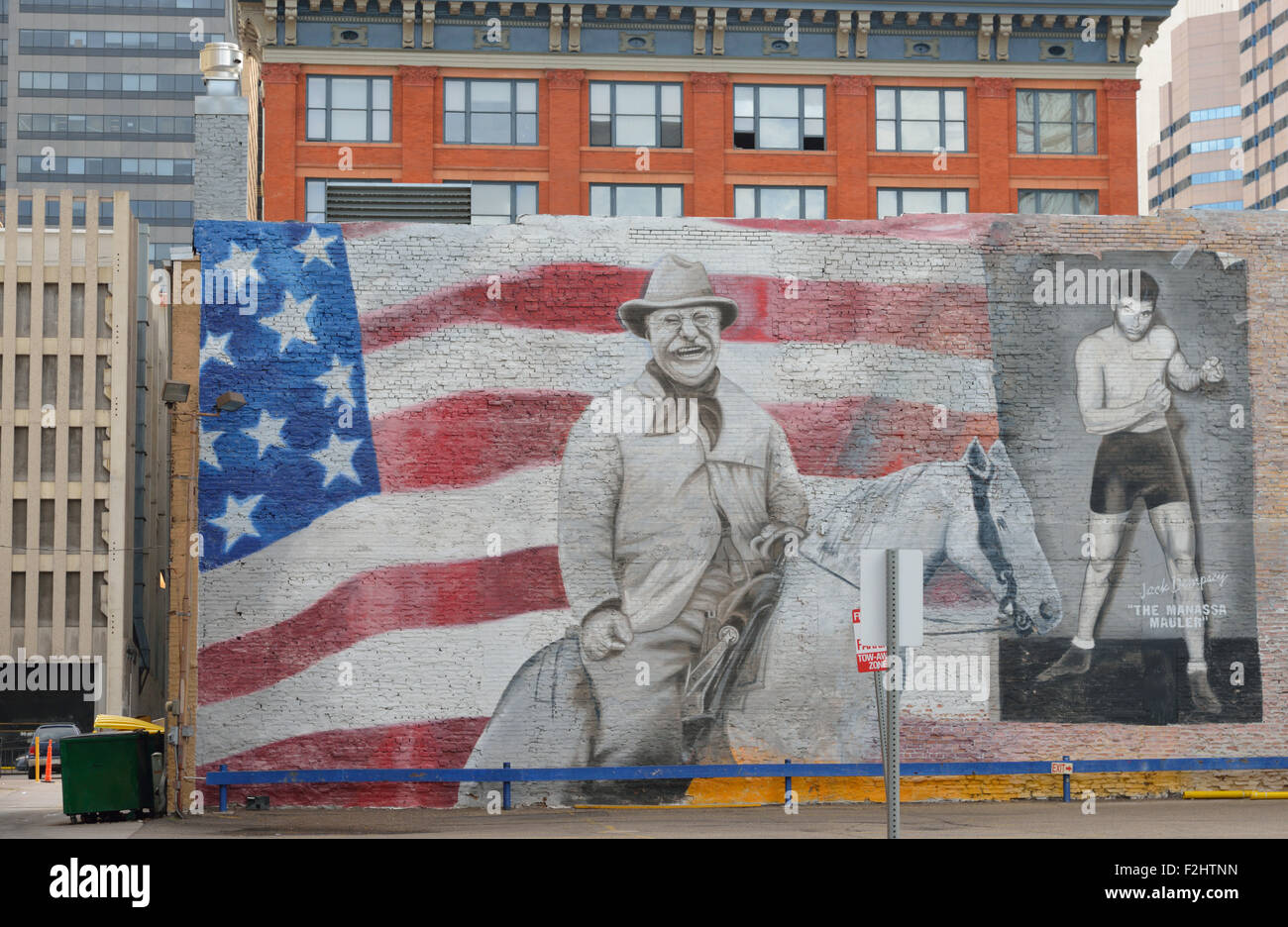 Ein Wandgemälde, das dem Boxer und Philanthropen William Harrison 'Jack' Dempsey, Denver CO, gewidmet ist Stockfoto
