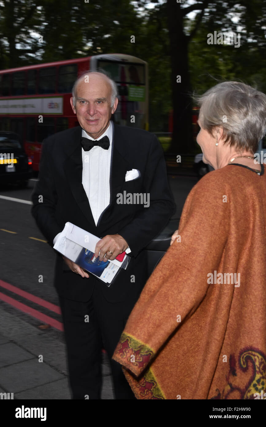 London, UK. 18. September 2015. Sir Vince Cable und Frau besucht die 15. asiatischen Achievers Awards 2015 mit Grosvenor House Hotel, London. Bildnachweis: Siehe Li/Alamy Live News Stockfoto