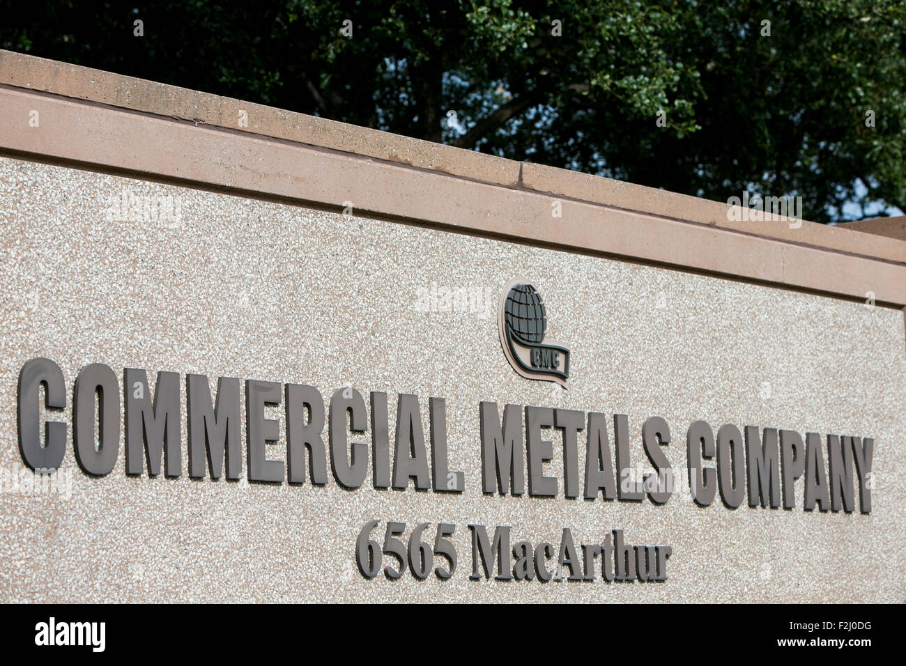 Ein Logo Zeichen außerhalb der Hauptsitz der Metalle Handelsgesellschaft in Irving, Texas am 13. September 2015. Stockfoto