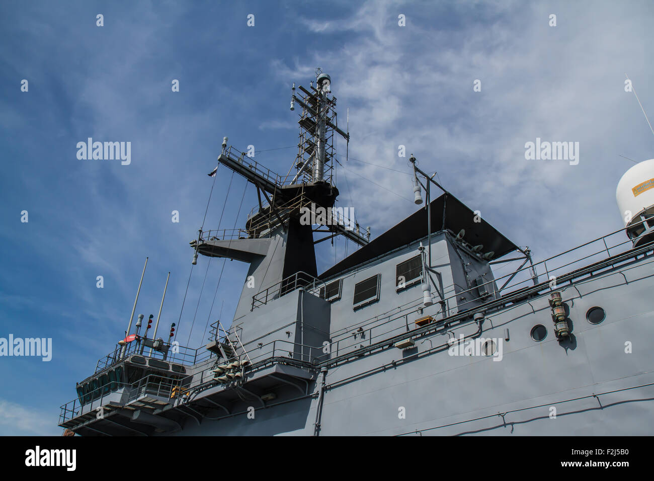 Die Fregatte schnell zeigte FF Kampfschiff für Thais und Touristen in Sattahip Marinestützpunkt besuchen Stockfoto