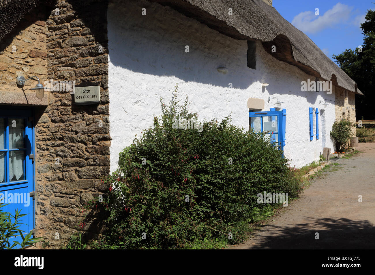 Traditionellen strohgedeckten Hütten in Kerhinet, Parc natural regional de Briere, Guerande, Loire Atlantique, Frankreich, Europa Stockfoto