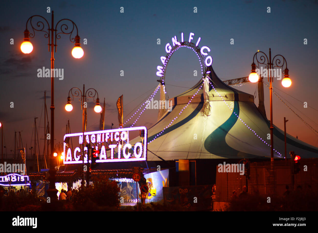 Triest, Italien - 28 AUGUST: Ansicht von Magnific aquatischen Zirkus am 28. August 2014 Stockfoto