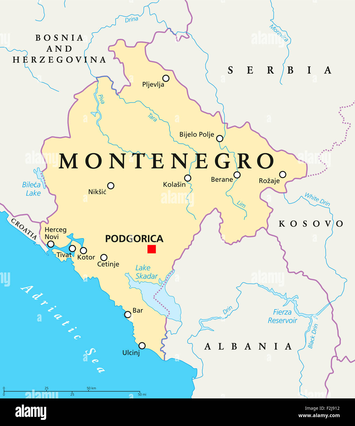 Montenegro Landkarte mit Hauptstadt Podgorica, Landesgrenzen, wichtige Städte, Flüsse und Seen. Englisch beschriften. Stockfoto