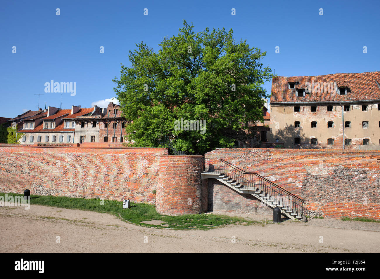 Alte Bürgerhäuser hinter Stadt Wand in Torun, Polen. Stockfoto