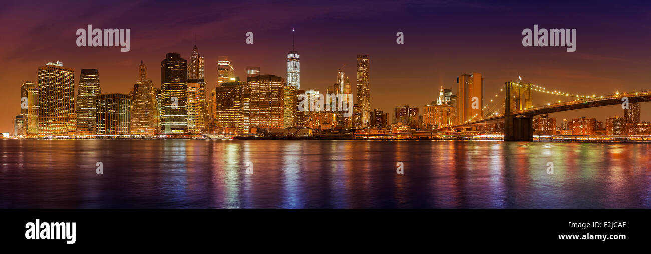 Manhattan Skyline bei Nacht, New York City Panorama-Bild, USA. Stockfoto