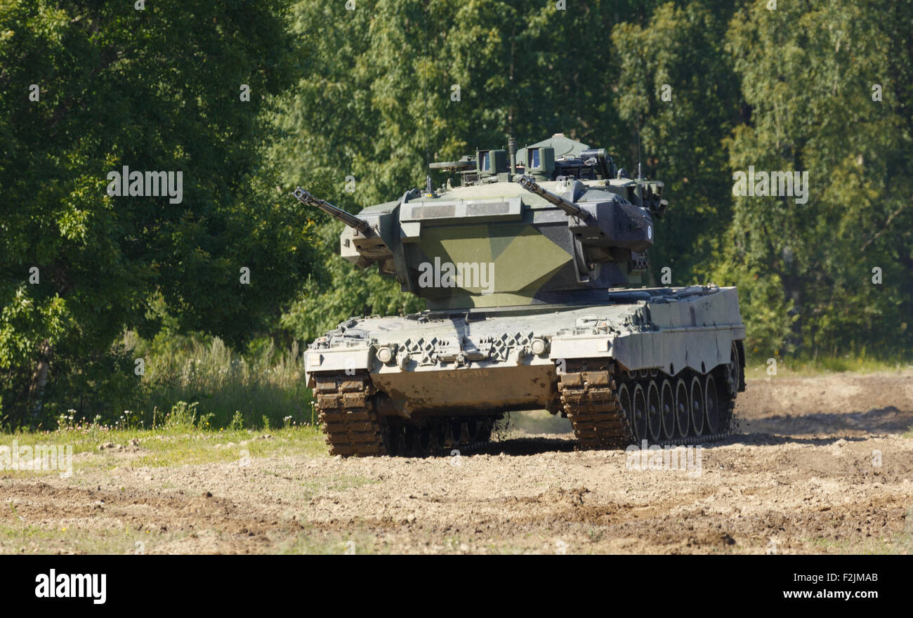 Schütze AA-Fahrzeug der finnischen Armee hat die Mobilität und den Schutz eines Tanks mit Feuer Computersteuerung der Twin-Kanone. Stockfoto