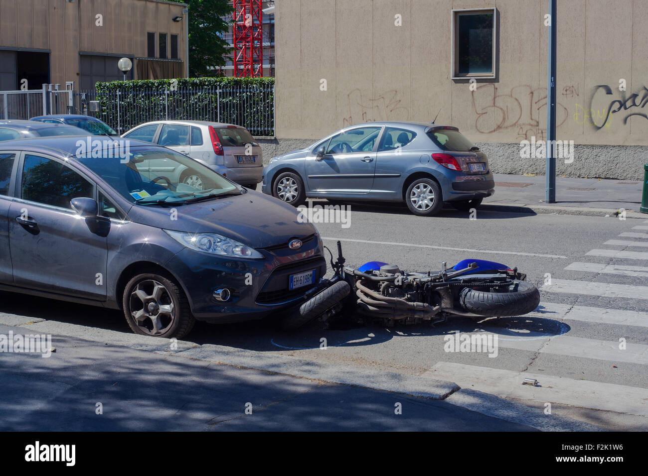 Mailand, Italien - APRIL, 16: Scooter Crash in der städtischen Straße 16. April 2014 Stockfoto