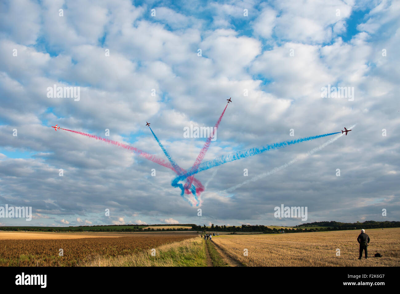 Duxford, Großbritannien. 20. Sep, 2015. Rote Pfeile und Spitfires in Duxford-Schlacht von Großbritannien Airshow, Sonntag, 20. September 2015. Bildnachweis: Jason Marsh/Alamy Live-Nachrichten Stockfoto