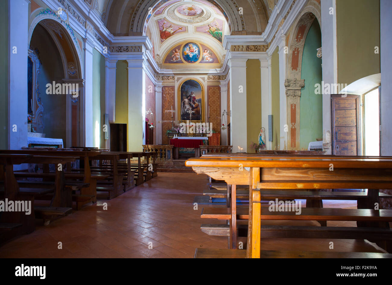 Blick auf die italienische Kirche in der Nähe von Porlezza, Como. Italien Stockfoto