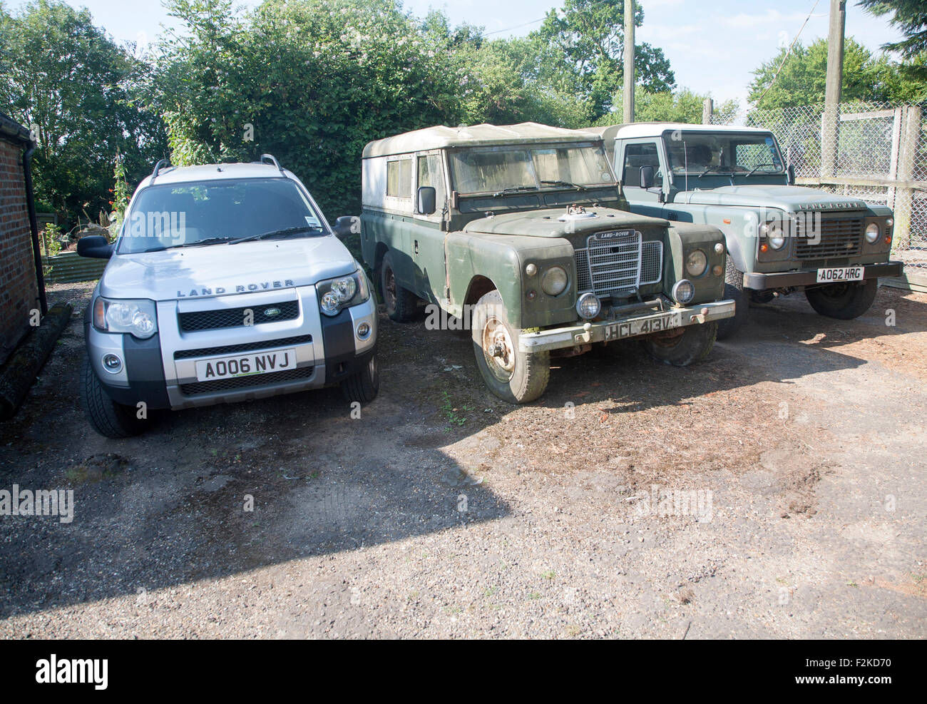 Drei Generationen von Land Rover Fahrzeuge, UK Stockfoto
