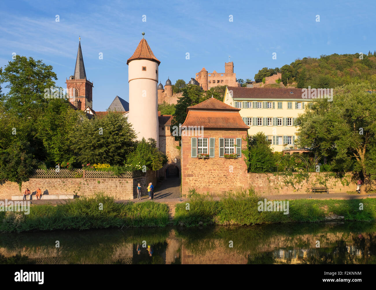 Fluss Tauber, Kittsteintor, roten Turm, Stadtkirche und Burg Ruinen, Wertheim, Baden-Württemberg, Deutschland Stockfoto