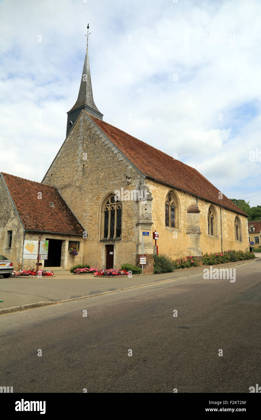 Eglise Saint-Pierre in der Rue Principale, La Chapelle-Montligeon, Orne, Normandie, Frankreich Stockfoto