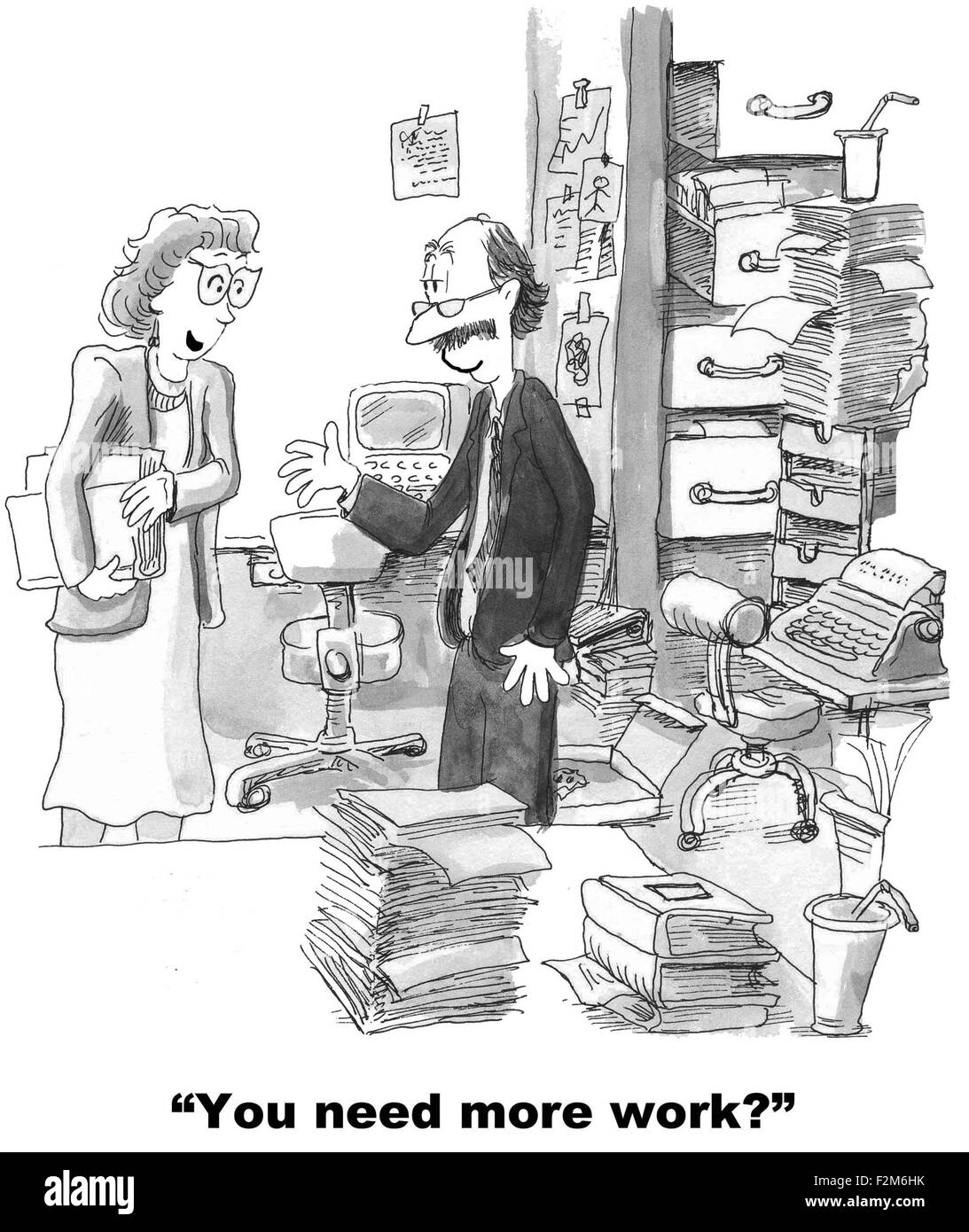 Business-Cartoon zeigt Mannes Büro überfüllt mit Papierkram.  Chef fragt ihn, "Sie brauchen mehr Arbeit?". Stockfoto