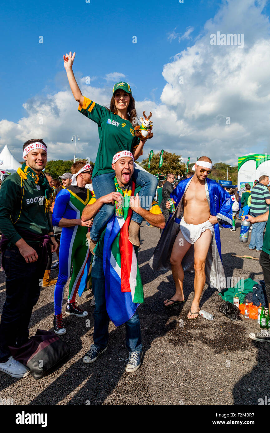Südafrikanische Rugby-Fans kommen, um ihre Mannschaft spielen Japan In ihrem Auftaktspiel der Rugby-Weltmeisterschaft 2015, Brighton, UK zu sehen Stockfoto