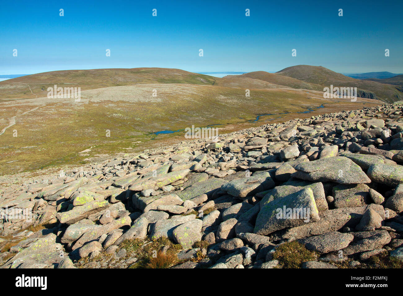 Cairn Gorm von Ben Macdui, Cairngorm National Park, Badenoch & Speyside Stockfoto
