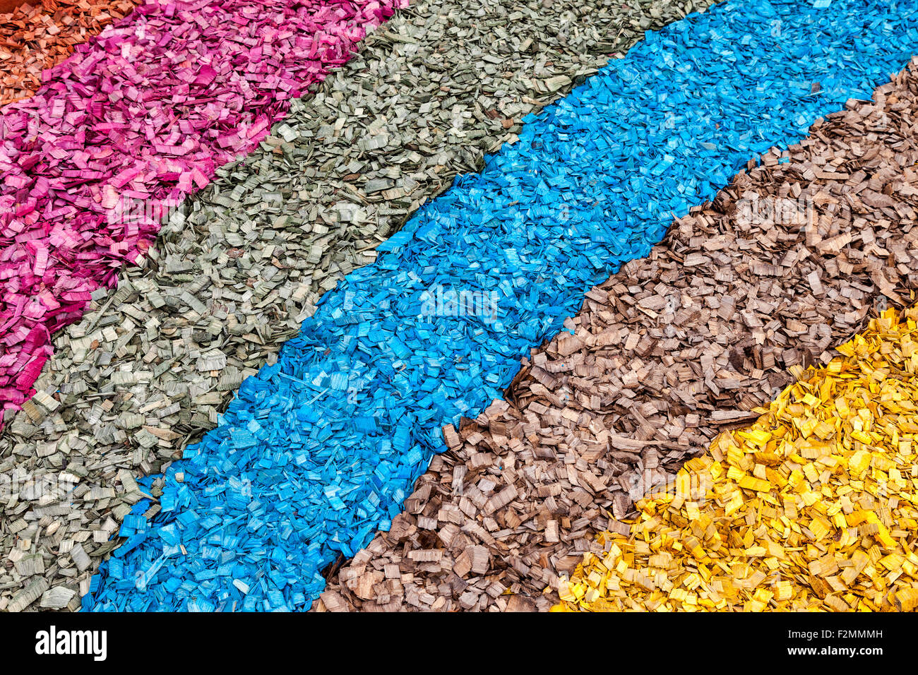 Bunte Holz-Chips als kreative Hintergrund Stockfoto