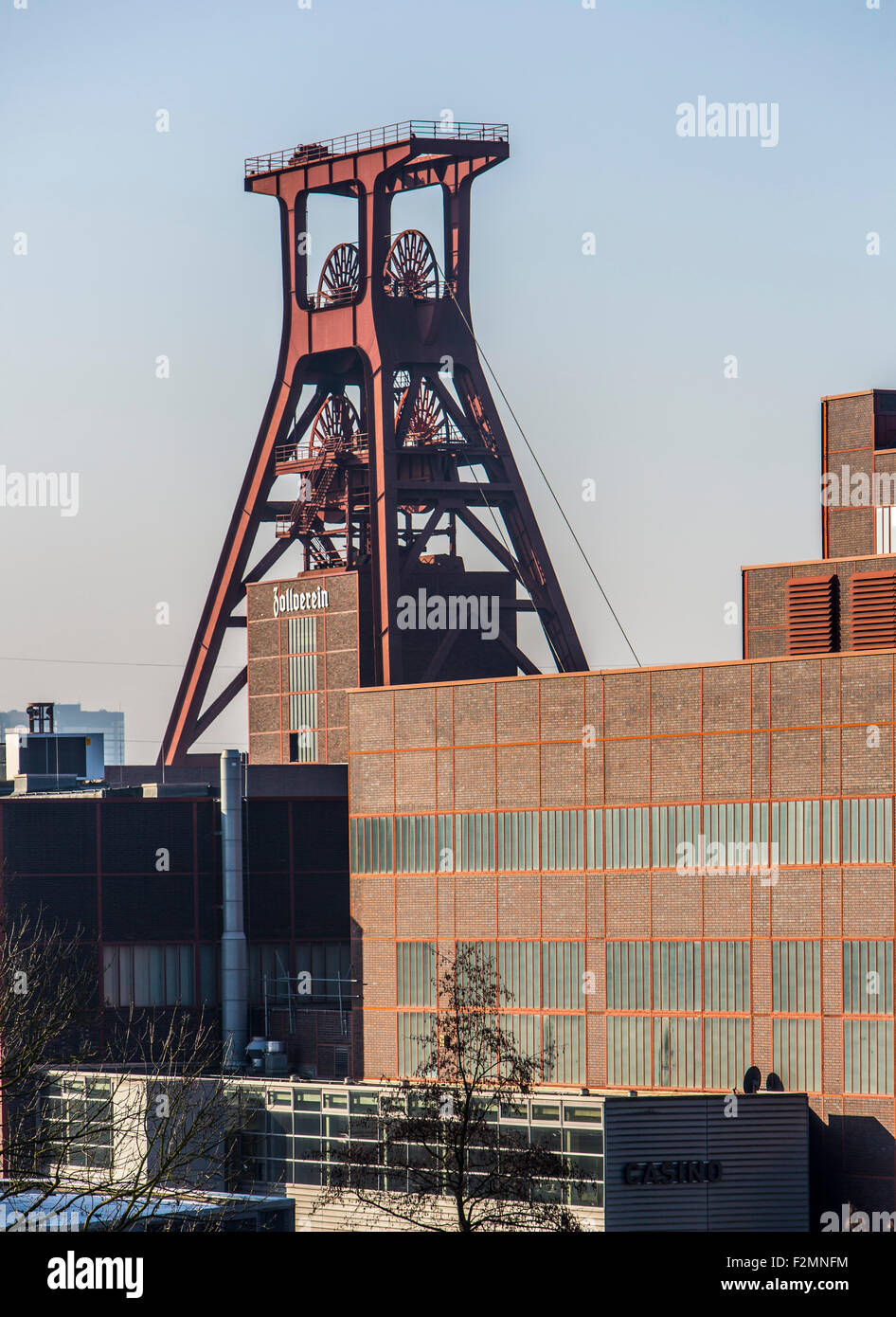 Welterbe Zollverein Zeche in Essen, doppelte Turm Wickelwelle 12, Casino-Saal Stockfoto