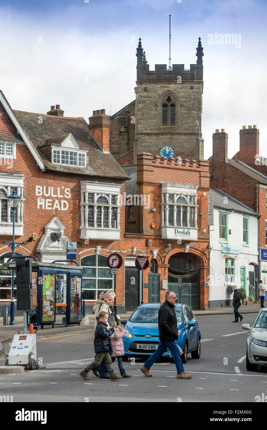 Bull's Head Pub und St. Mary's Kirche in Moseley, die im städtischen Teil des "Besten Orte zum Leben"-UK gekennzeichnet sein wird Stockfoto