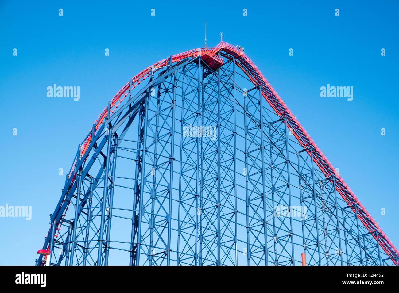 Blackpool Pleasure Beach und big Dipper beängstigende Fahrt Unterhaltung, Lancashire, England Stockfoto