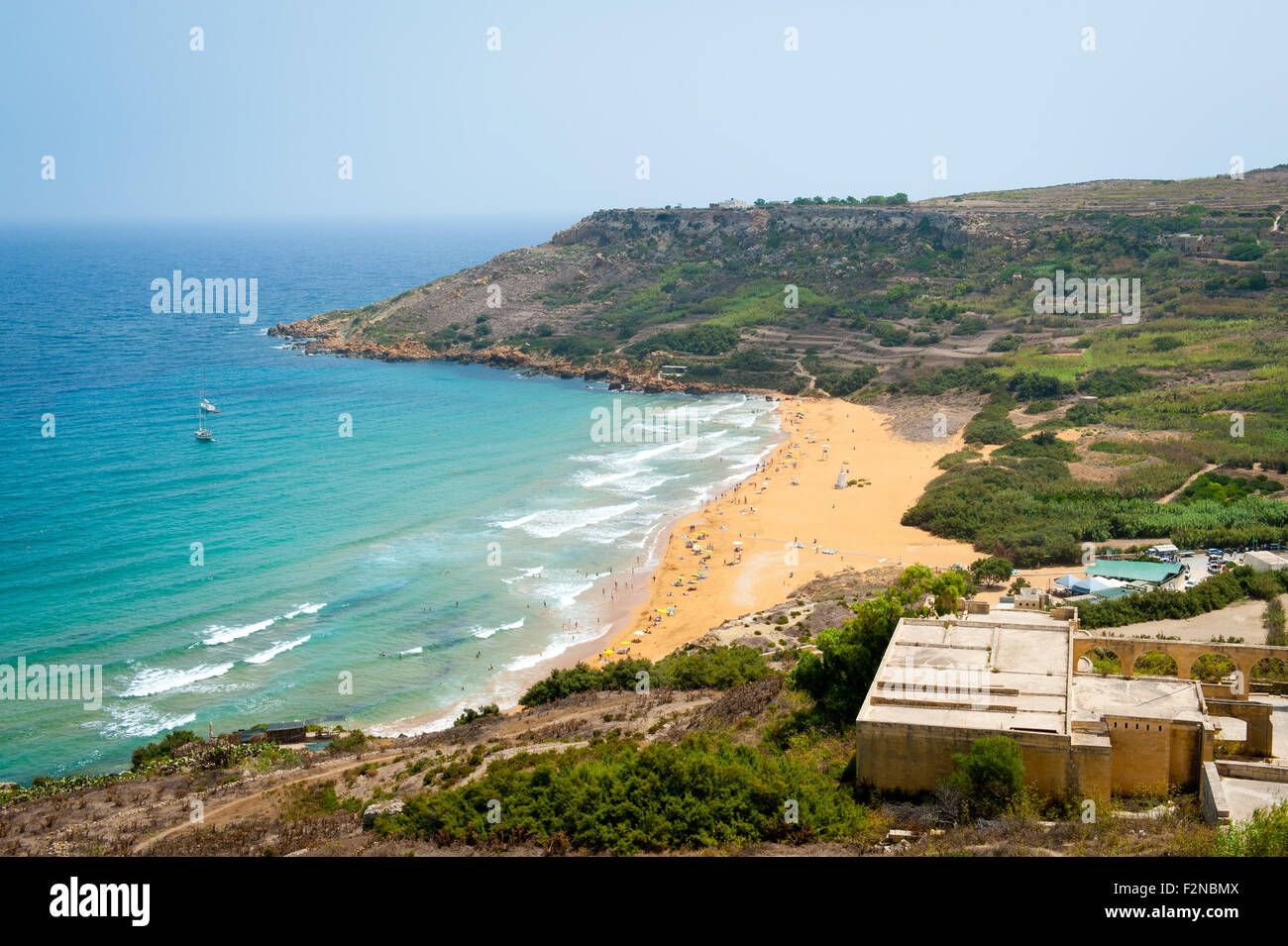 Ramla Bay Strand in Insel Gozo, Malta. Blick vom Hügel Stockfoto