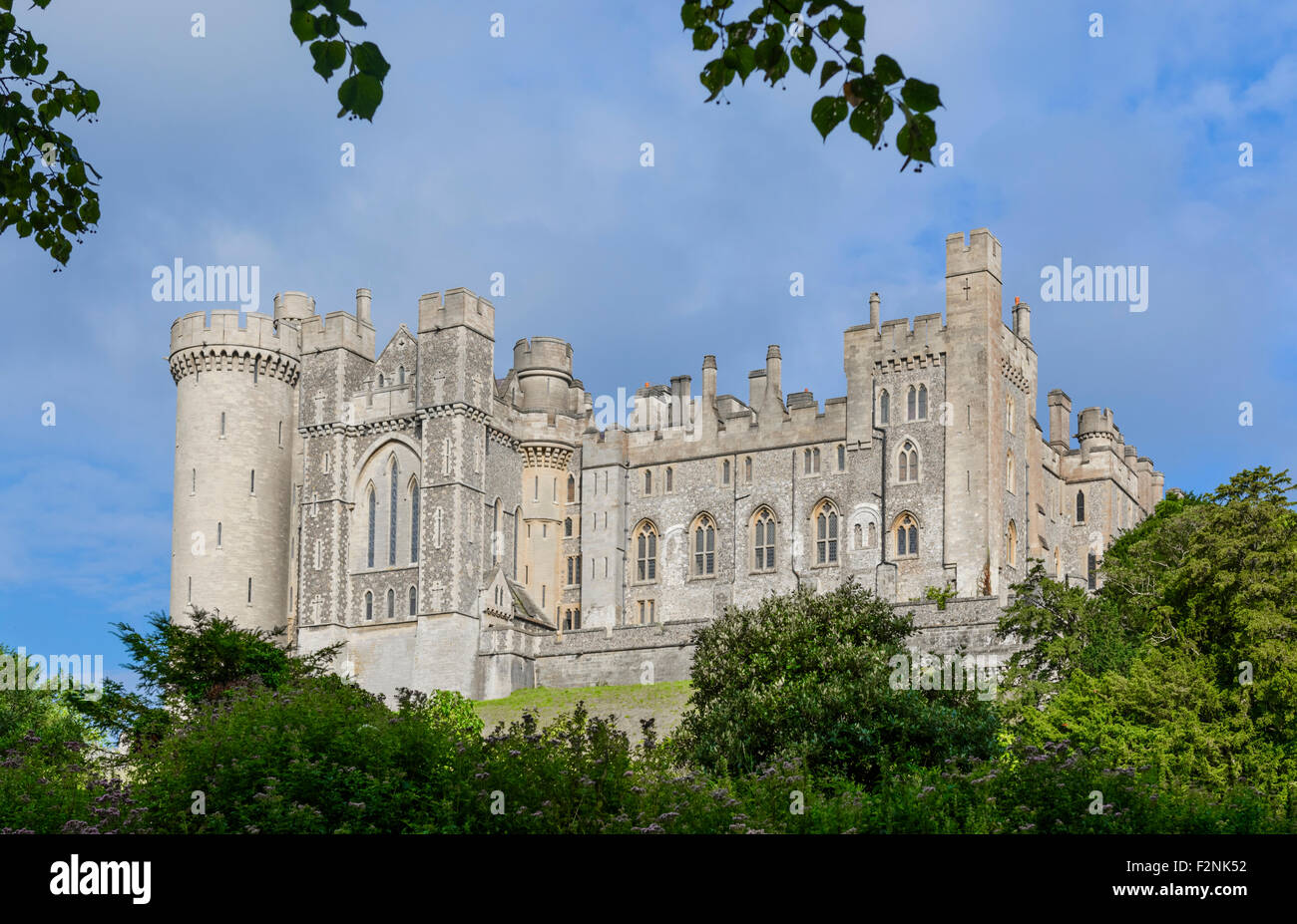 Arundel Castle im Sommer in Arundel, West Sussex, England, UK. Arundel GROSSBRITANNIEN. Stockfoto