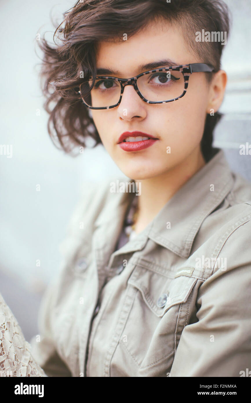 Stilvolle kaukasischen Frau tragen Brillen Stockfoto