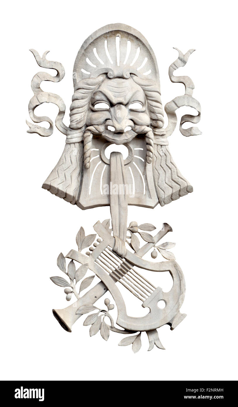 London, England, Vereinigtes Königreich. Detail an der Fassade des Dominion Theatre, Tottenham Court Road, darstellt "Komödie" Stockfoto