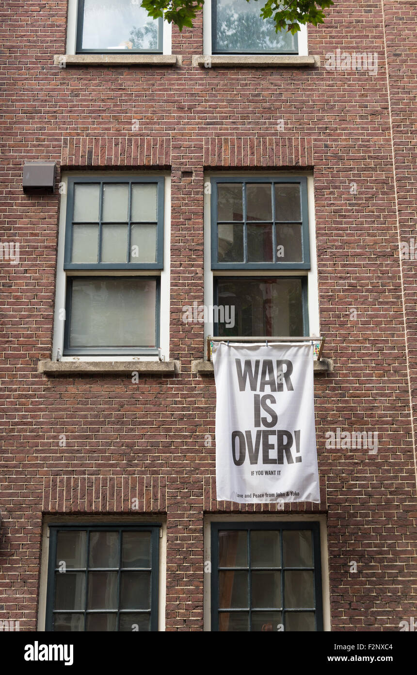 auf einem Amsterdamer Haus mit ruhigen Text markieren Stockfoto