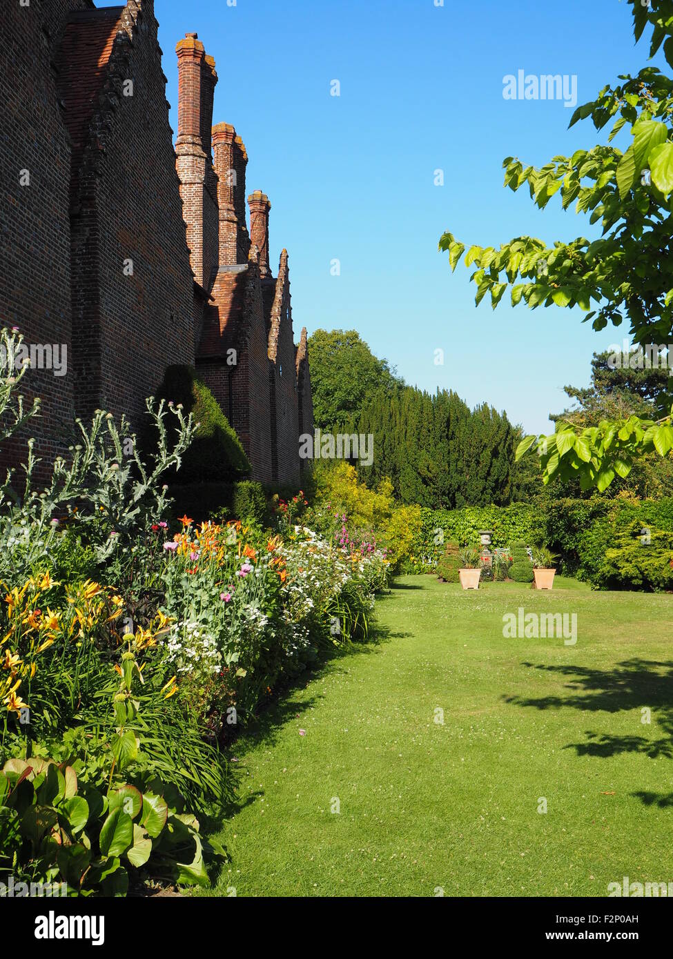 Chenies Herrenhaus Garten von der SüdWestSeite zeigt die Tudor