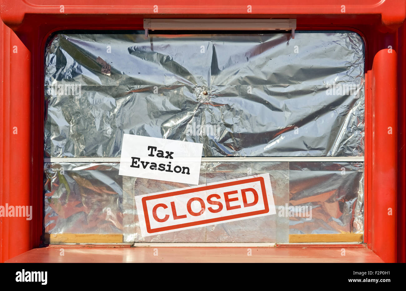 Geschlossene Kiosk durch die finanzielle Kontrolle wegen Steuerhinterziehung Stockfoto