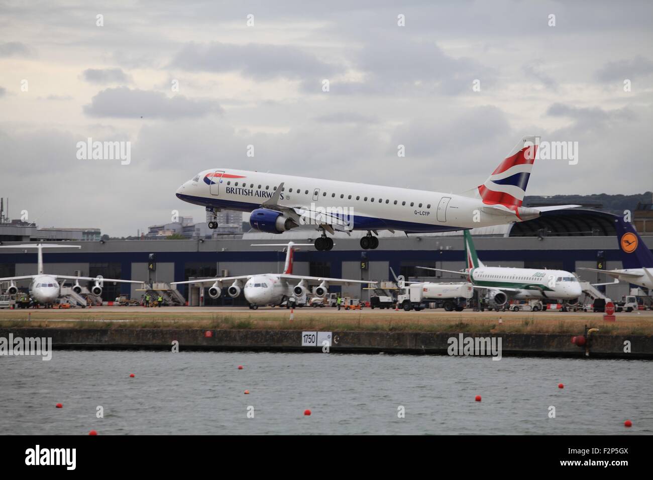 British Airways Embraer @ LCY-London City Airport Stockfoto