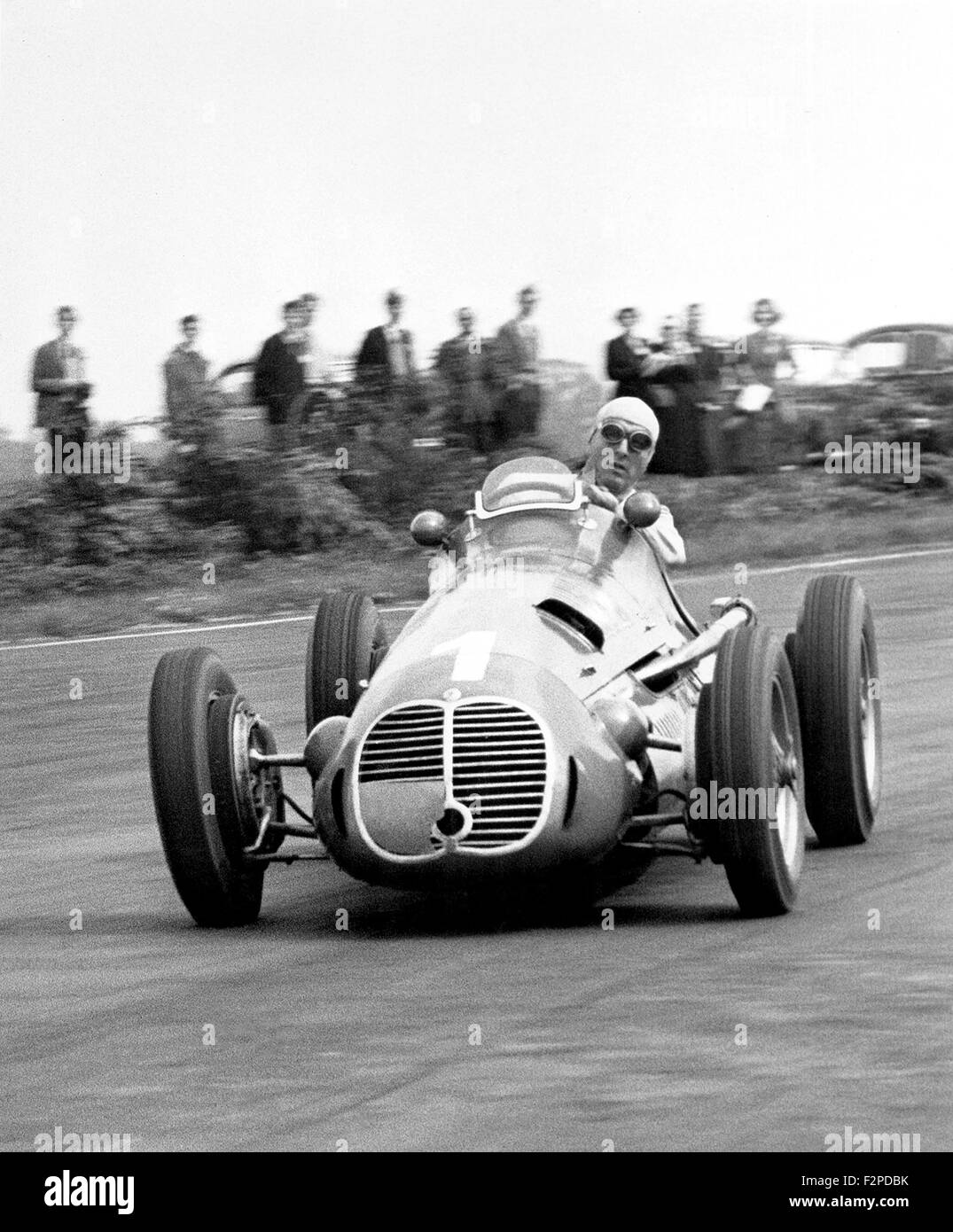 Nino Farina World Champion racing bei Goodwood 1951 Stockfoto