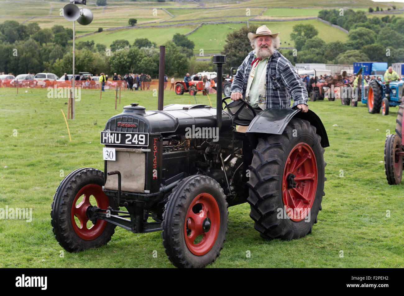 Oldtimer Fordson-Traktor bei Kilnsey Show, North Yorkshire, UK, 2015 Stockfoto
