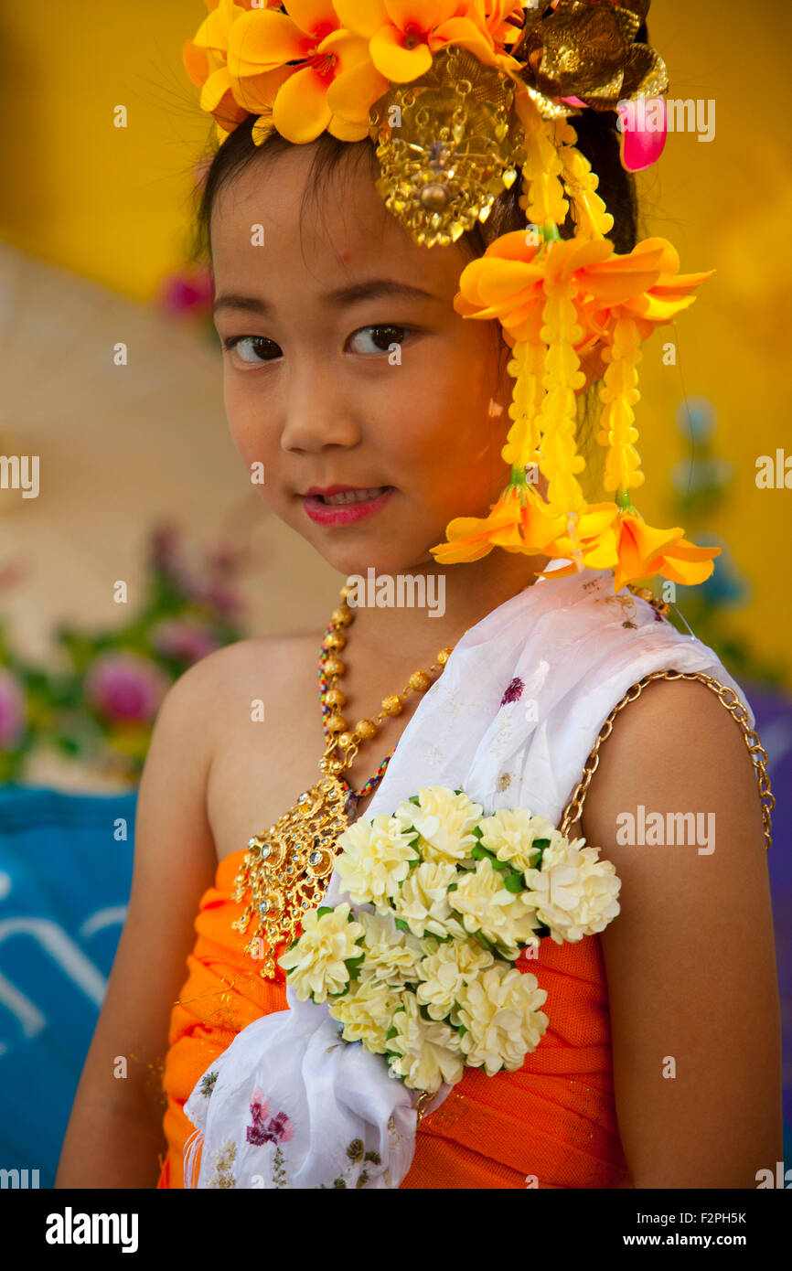 23. jährliche Thai Kulturtag, Tänzerin in traditioneller Thai-Kleidung.  20.09.2015, Barnsdall Park 4800 Hollywood Boulevard Los Angele Stockfoto