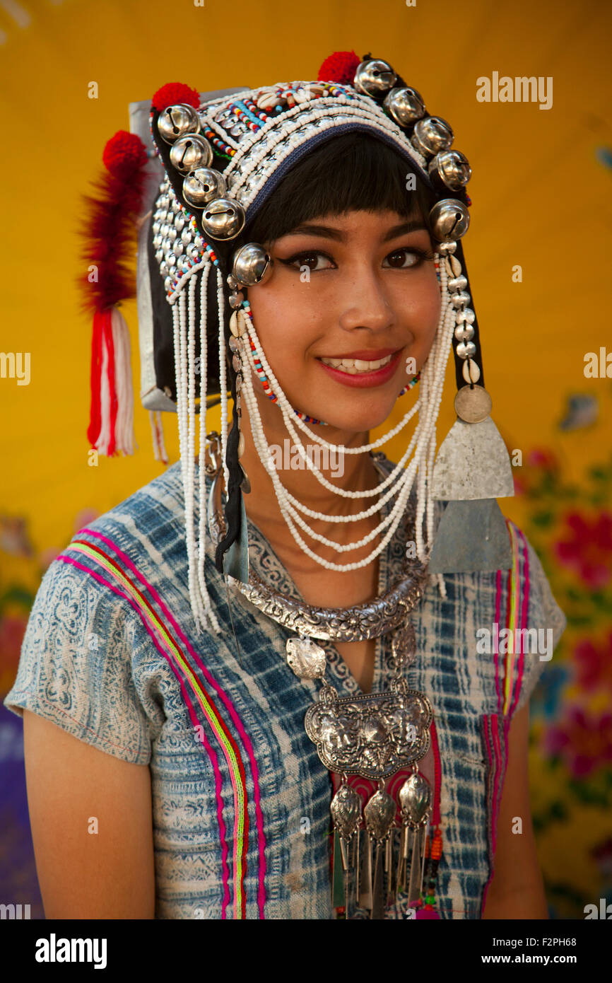 23. jährliche Thai Kulturtag, Tänzerin in traditioneller Thai-Kleidung.  20.09.2015, Barnsdall Park 4800 Hollywood Boulevard Los Angele Stockfoto