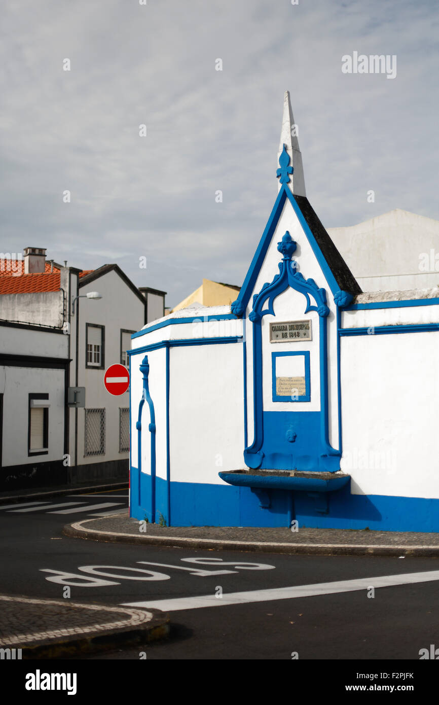 Alten öffentlichen Brunnen in Ponta Delgada. Insel Sao Miguel, Azoren, Portugal. Stockfoto