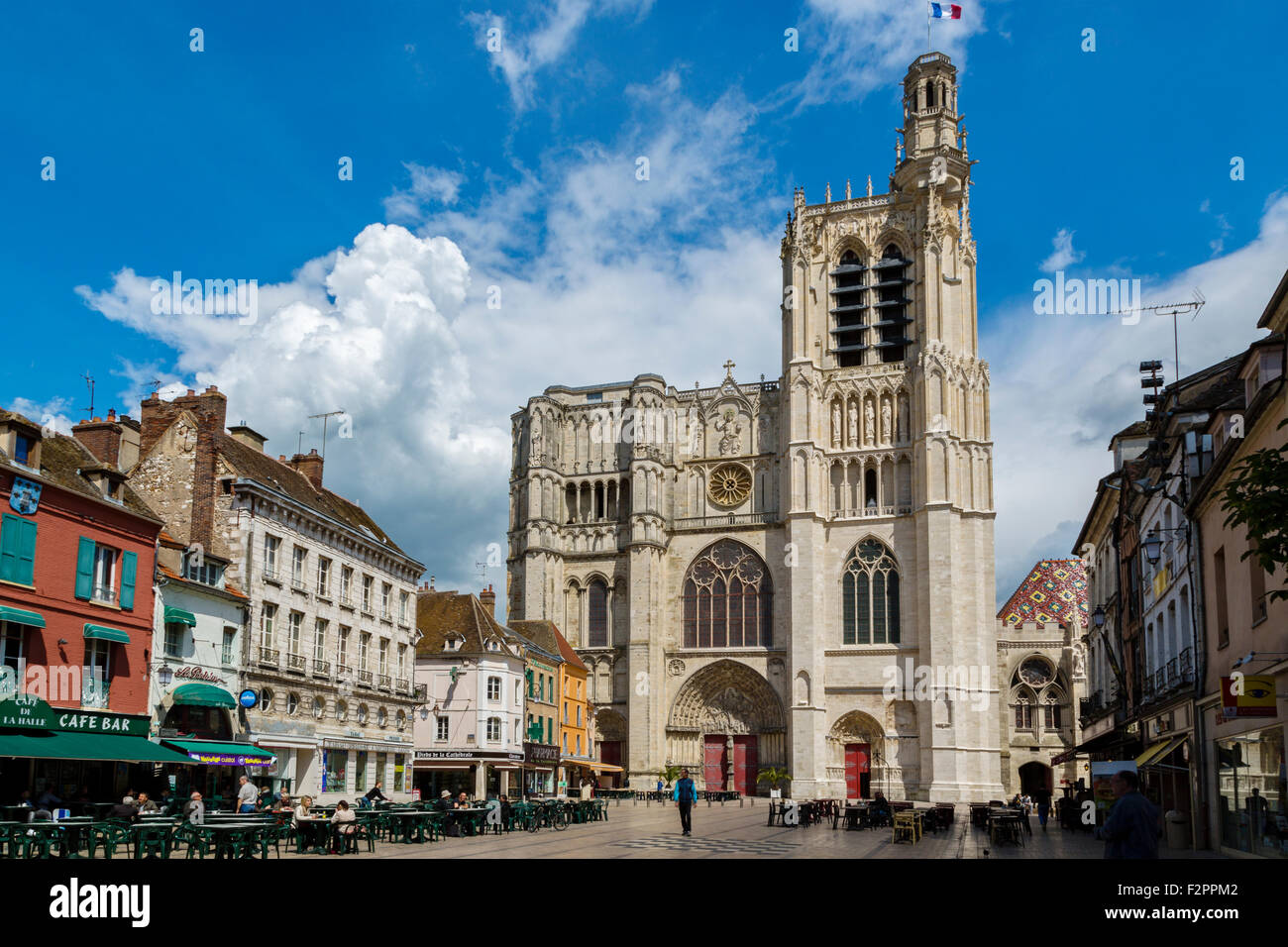 Die Kathedrale Saint Etienne, place De La Republique, Sens, Yonne, Burgund, Frankreich Stockfoto