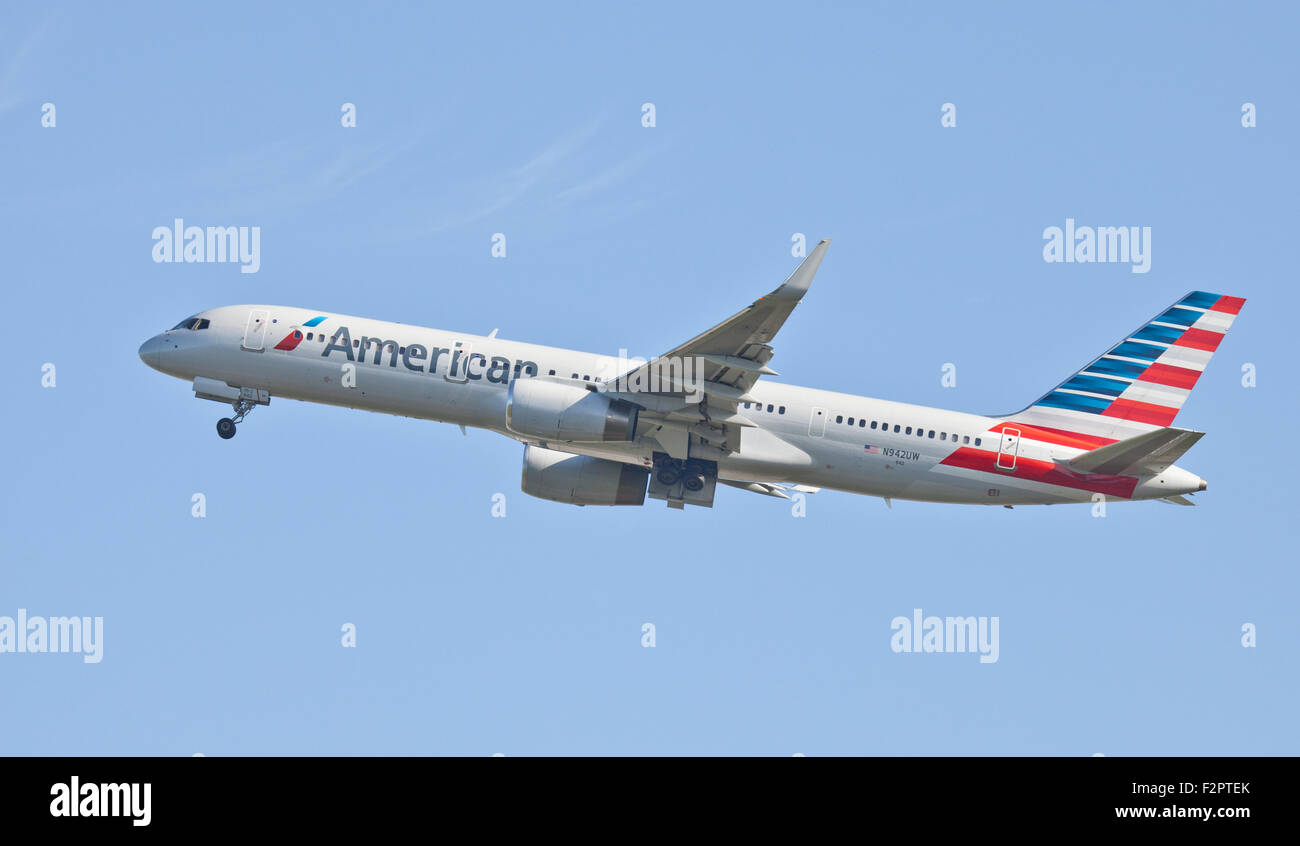 American Airlines Boeing 757 N 942 UW vom Flughafen London Heathrow LHR Stockfoto