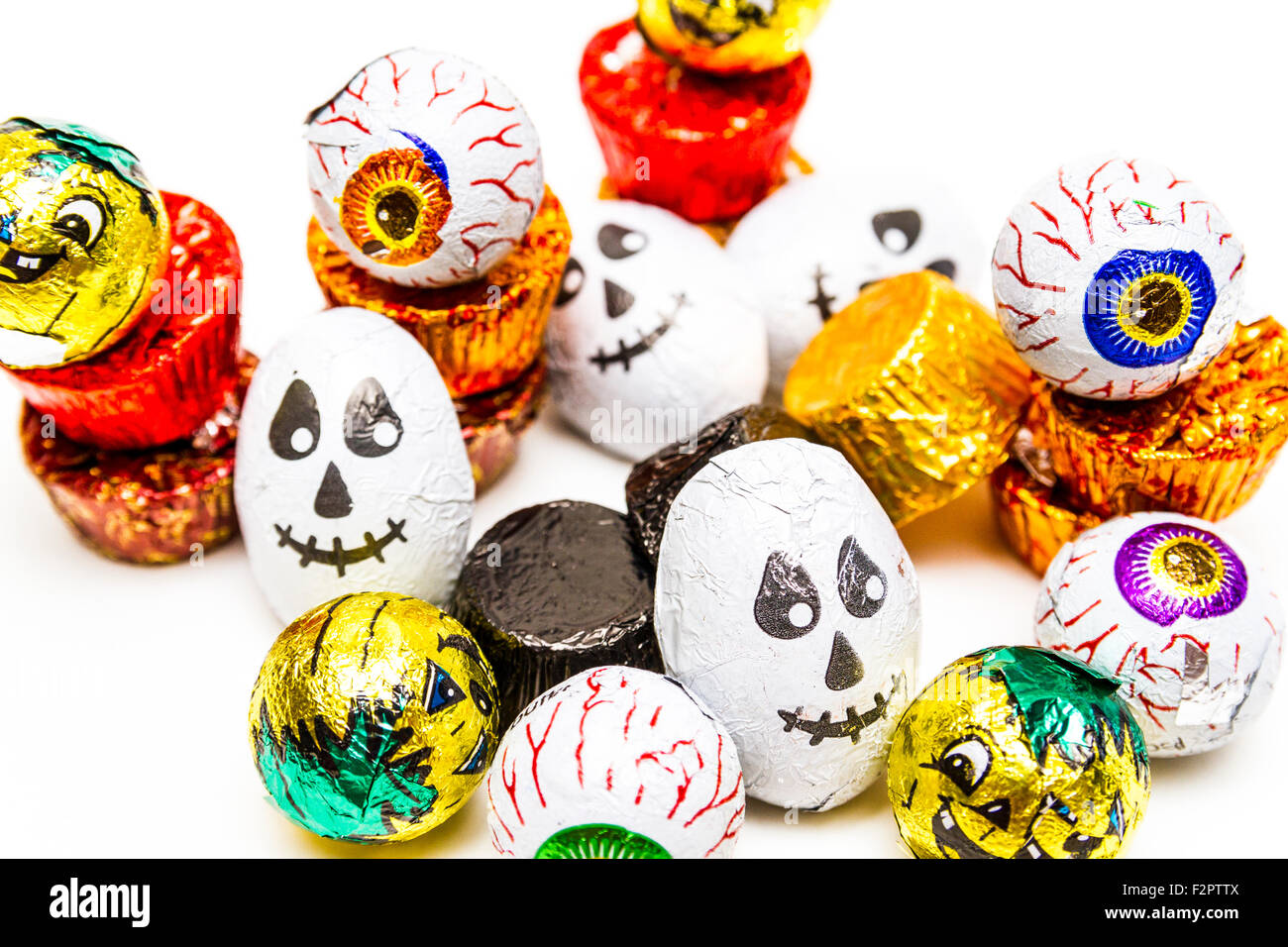 Ein Haufen von umschlossenen Halloween-Pralinen Stockfoto